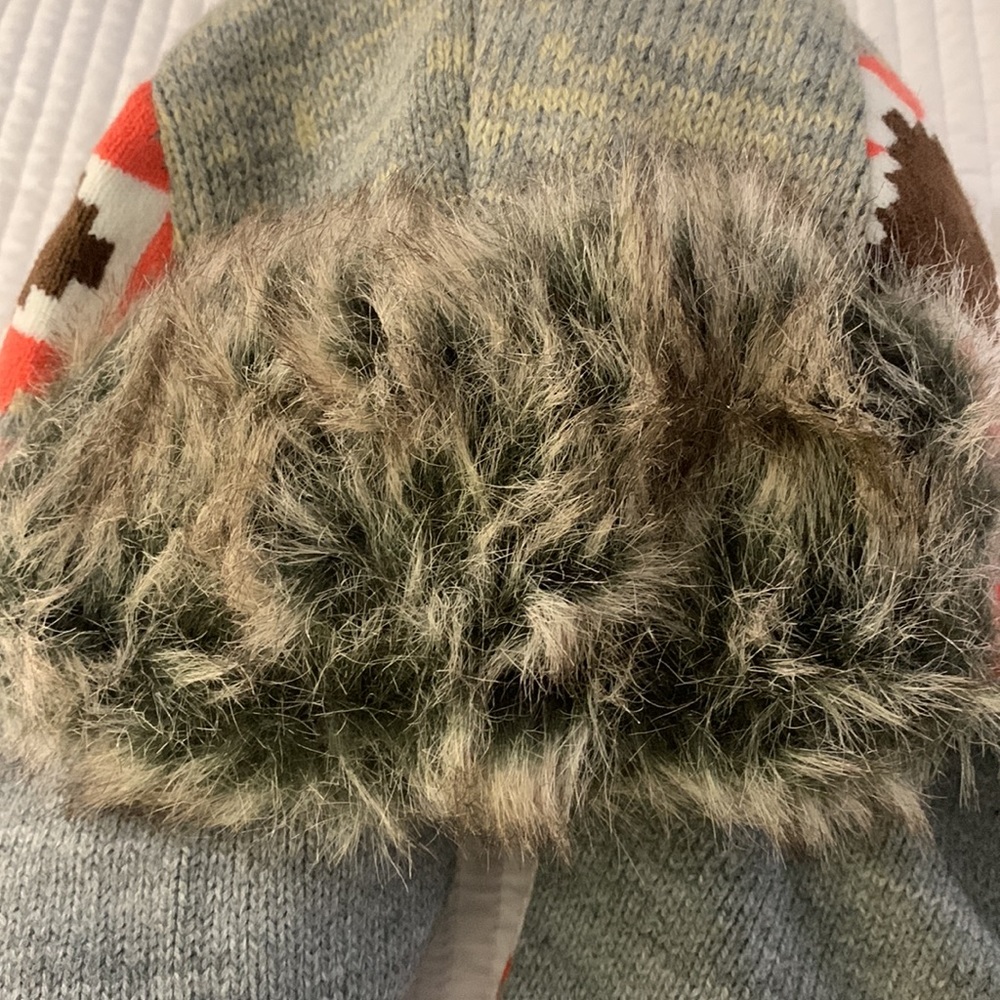 Mixed geometric mixed  carpet patterned knit trapper hat with faux fur trim - Picture 4 of 12